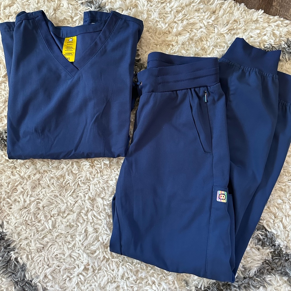 Women scrub set never been worn. Bought the wrong size and didn’t return